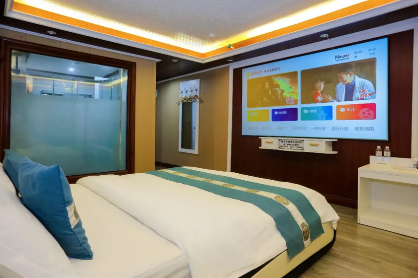 Via Theme Hotel (Wenfeng Plaza Fortune International Cinema) - Image 1