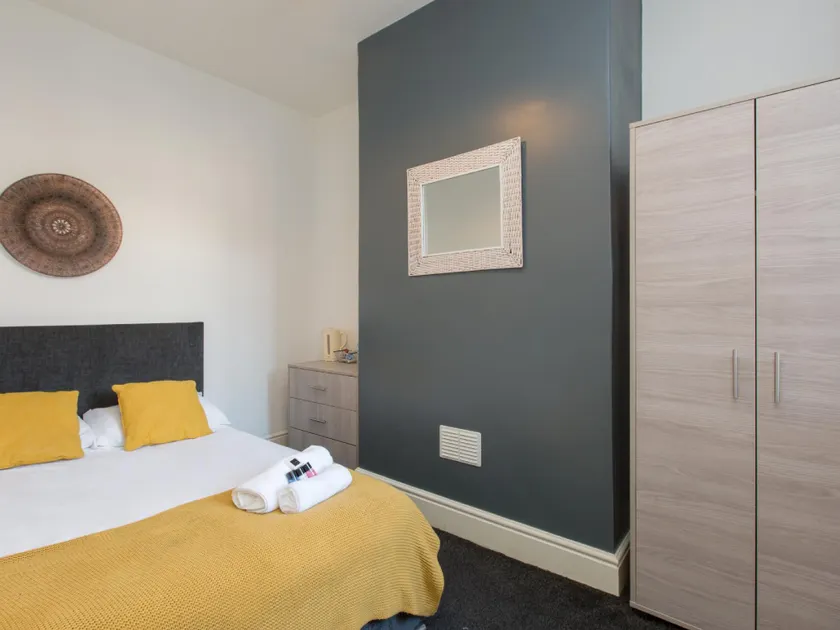 Townhouse @ 83 Edleston Road Crewe - Image 1
