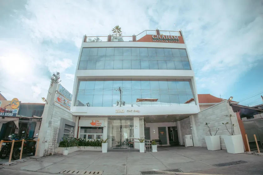 Graham Hotels & Suites - Image 1