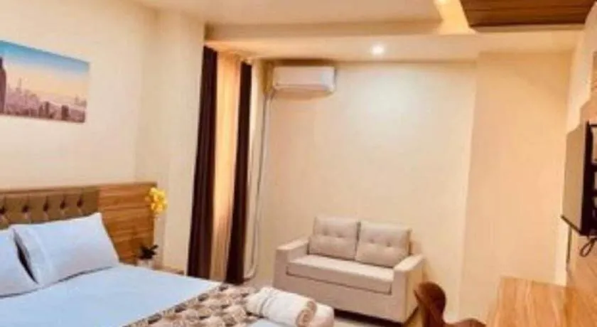 Golden Suites - Image 1