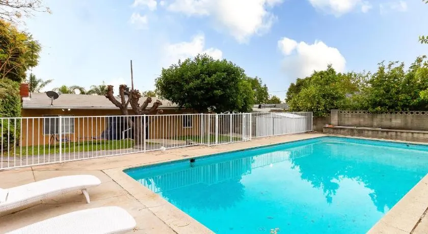 Modern 4 bedroom in San Fernando - Image 1