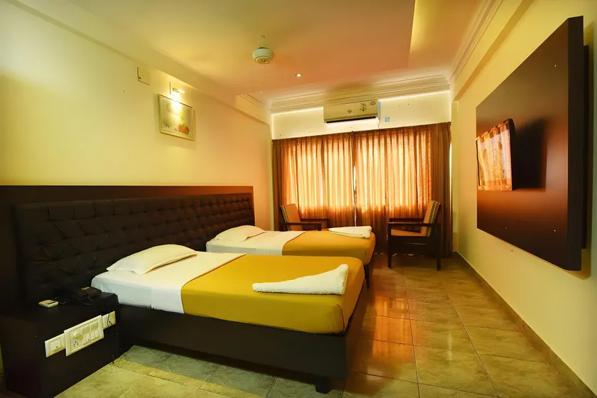 Hotel Sri Ram Residency - Image 1