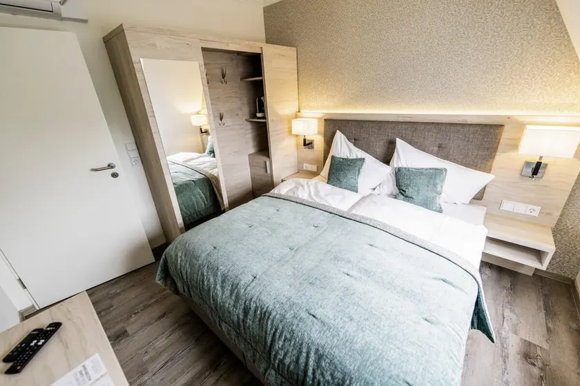 Small double room 1 - Image 1