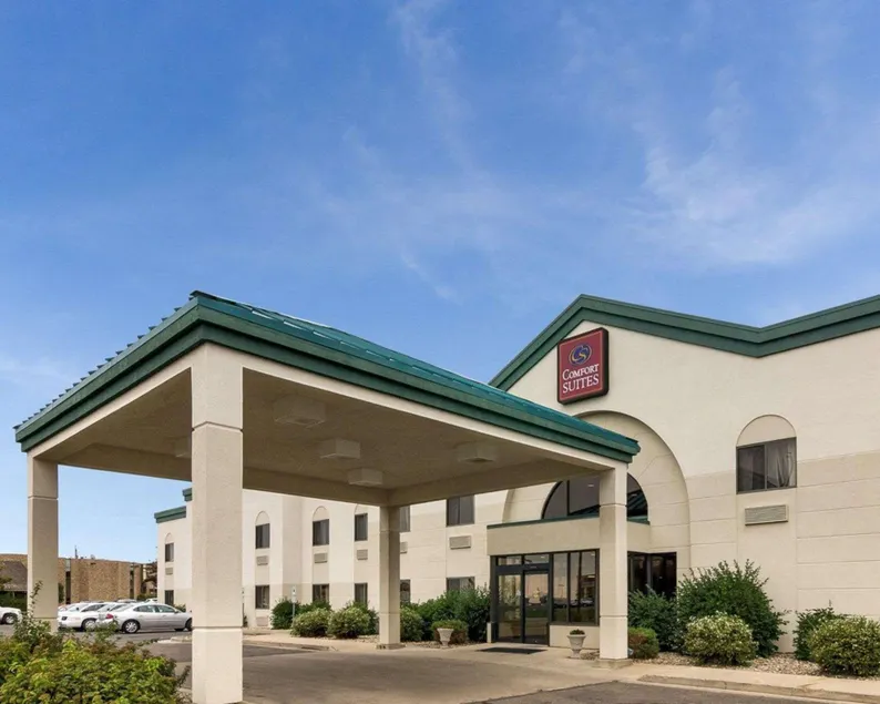 Comfort Inn Bismarck - Image 1