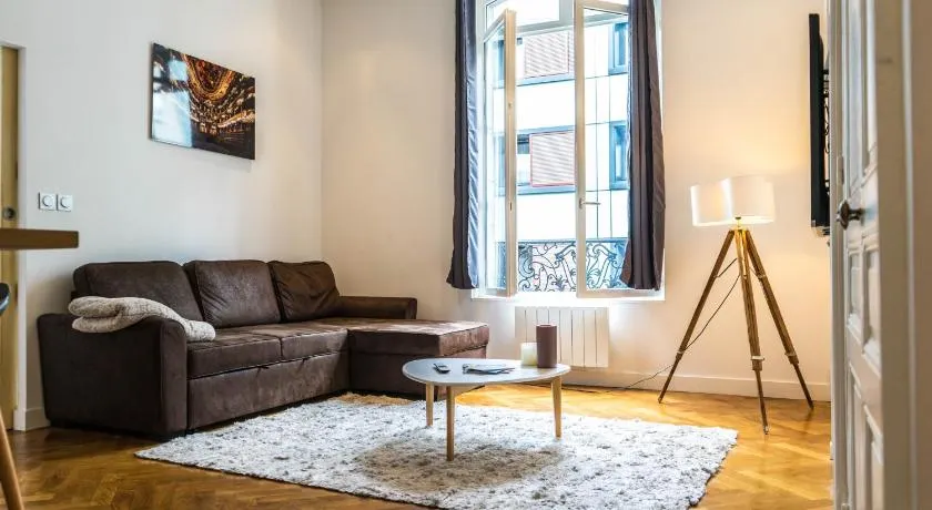 Charming Haussmannien 50m2 - city center - Image 1