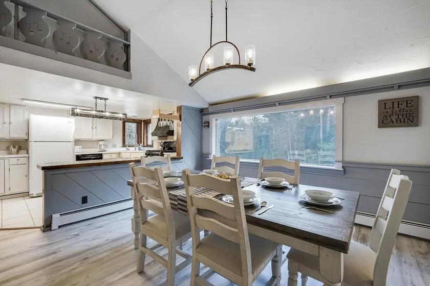 Killington Mountain Home! HotTub & 5 min to Skiing! - Image 1