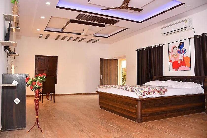 Hotel Ajitgarh - Image 1
