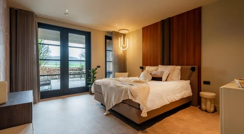 Tumuli Twente B&B Boutique Hotel - Image 1