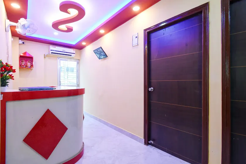 Hotel O Shivam Regency Near Acropolis Mall - Image 1
