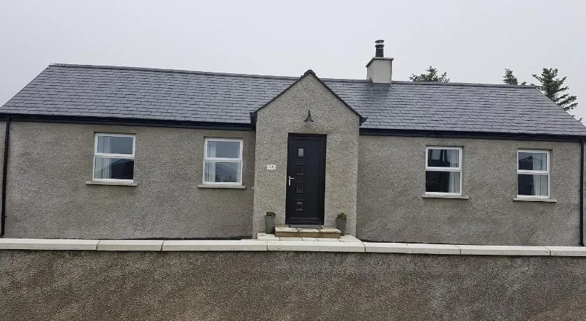 Country Views The Wee Hoose - Image 1