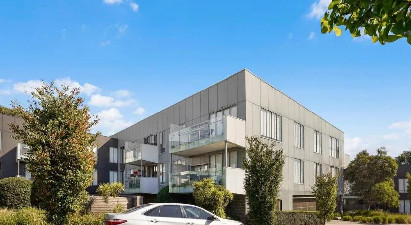Trendy Burwood Lifestyle and Location with parking - Image 1