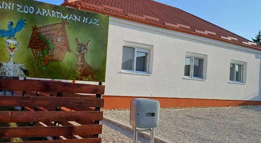 Mini Zoo Apartman - Image 1