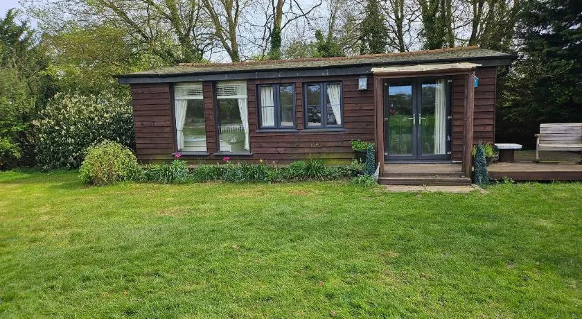 Cabaña ideal para familias con jardín - Image 1