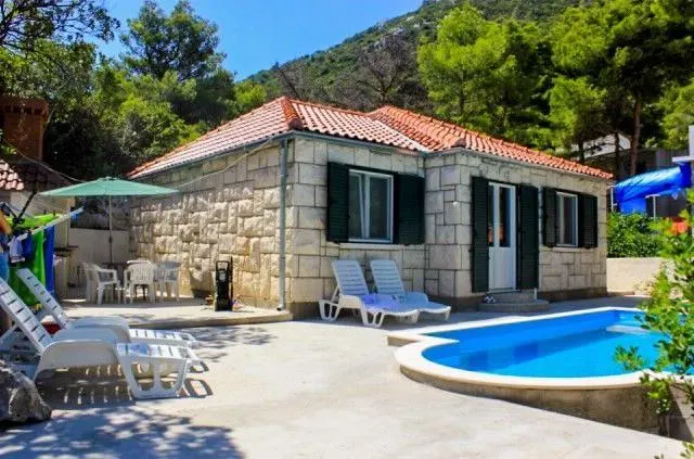 House Anna - Image 1