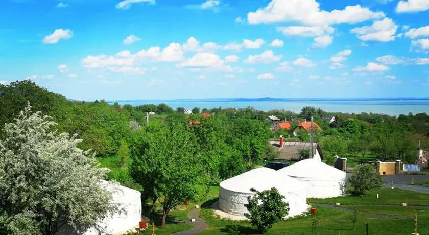 Jurta Hotel Balatongyörök - Image 1