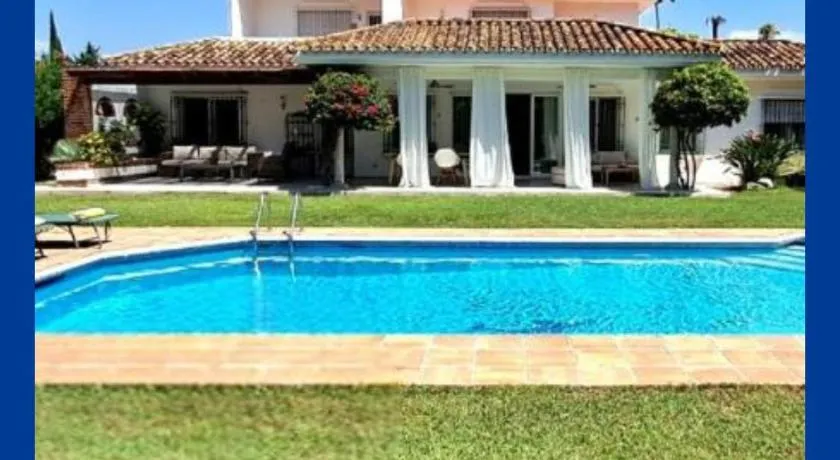 Noctua Villa Estepona pool and beach 013 - Image 1
