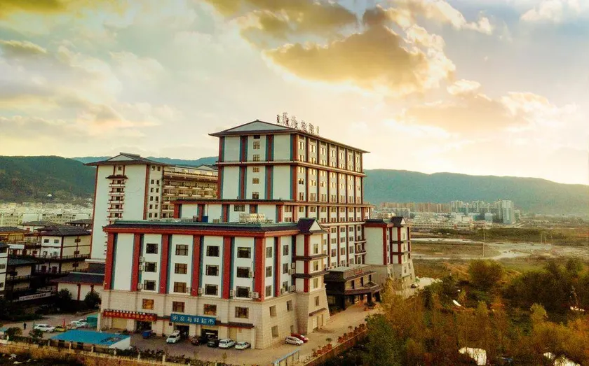 Huize Manhai Hotel - Image 1