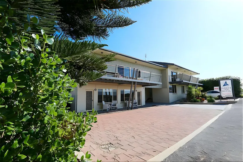 Harbour View Motel - Image 1