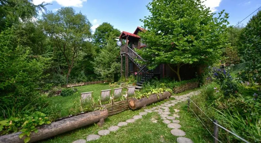 Ropuszy Dwór - Image 1