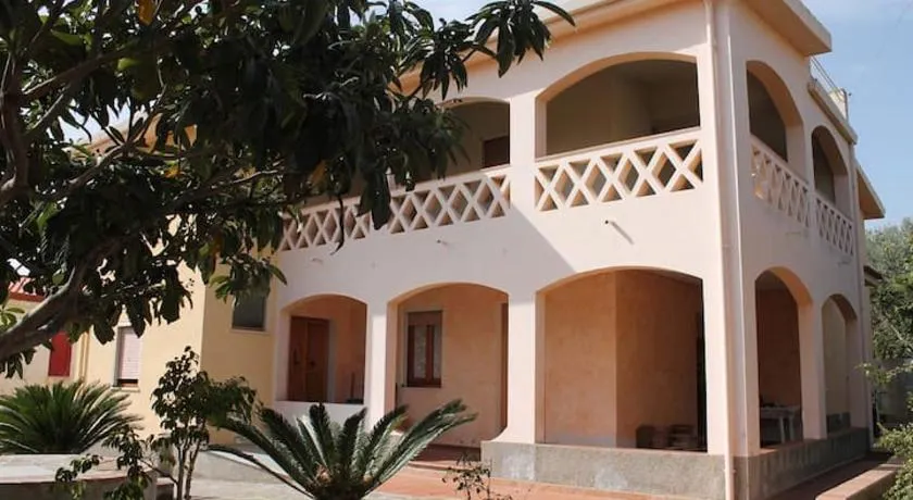 Manunta Holiday House - Maria - UINQ0474 - Image 1