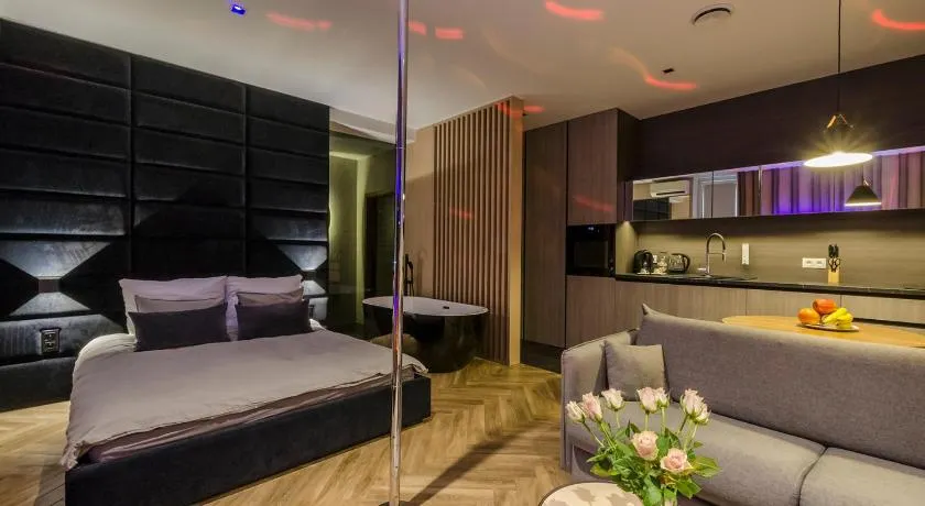LupoApartments z Klimatyzacją do wyboru z Jacuzzi Pole Dance Parking Dostęp na Kod - Image 1