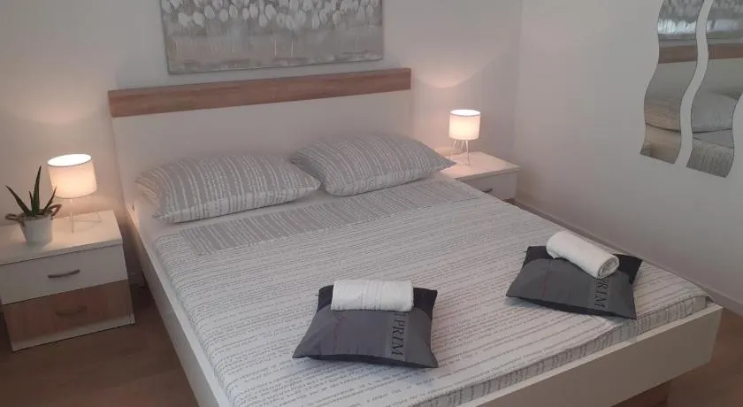Apartment & Rooms Riva - Image 1