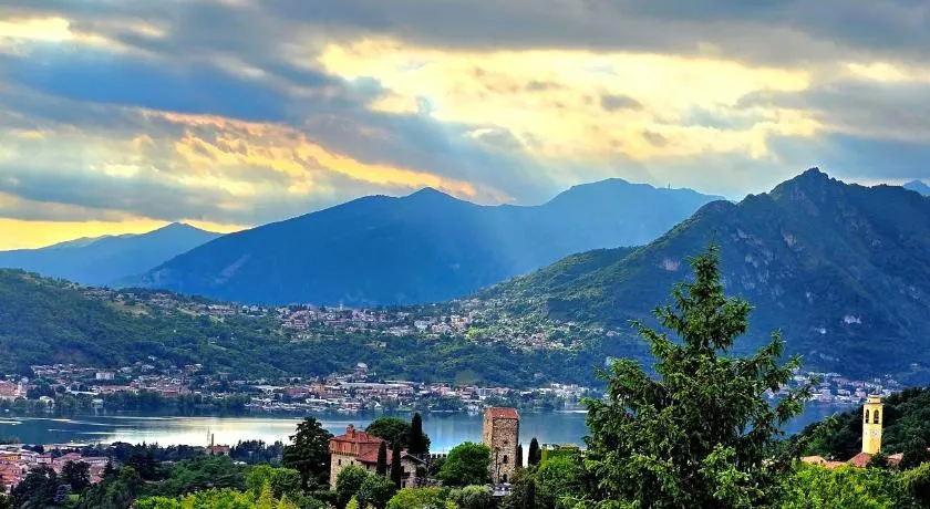 La Dimora Dei Due Laghi - Image 1