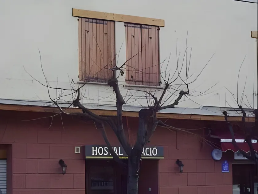 Hostal Estació - Image 1