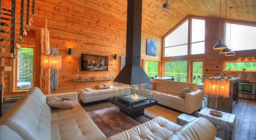 Le Val d'Isère - Les Chalets Spa Canada - Image 1