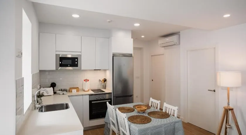 Apartamentos Ares Rentals - Image 1