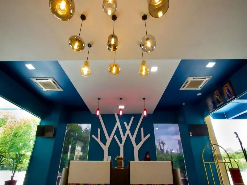 Baguss Hotel and Serviced Apartment - Image 1