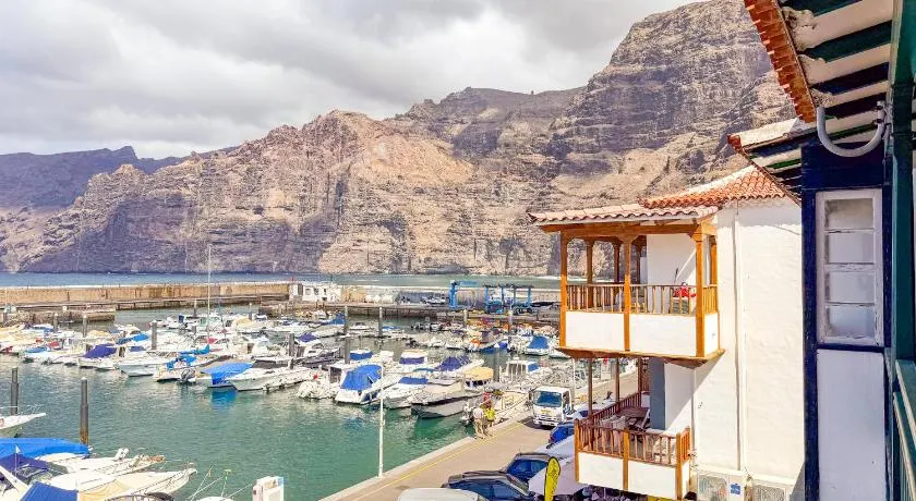 Gigantes Cliff House - Image 1