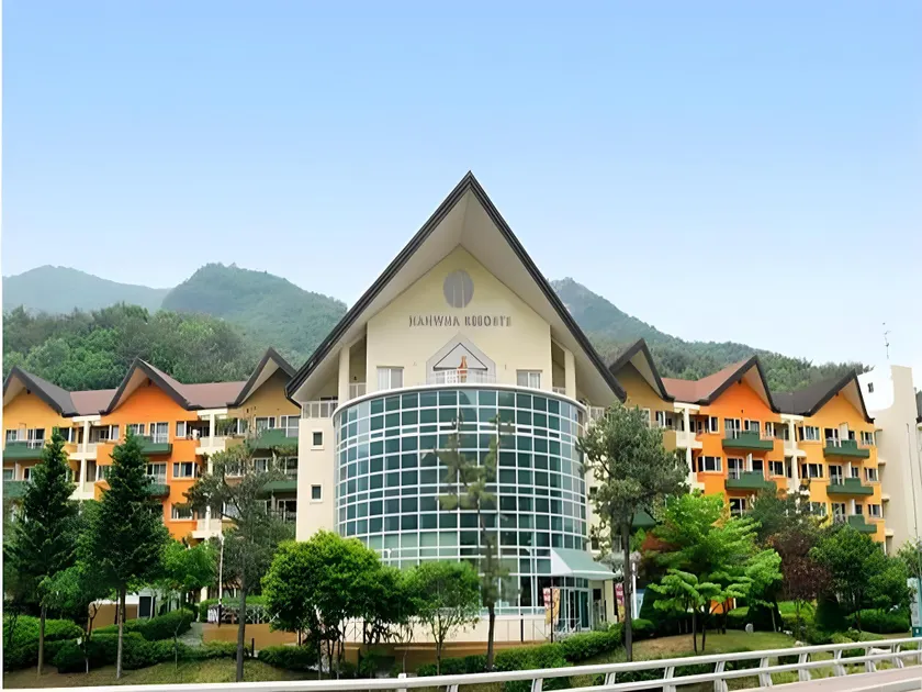 Hanwha Resort Sanjeong Lake Annecy - Image 1