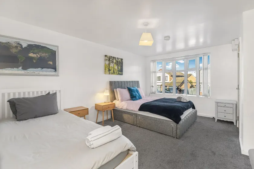 Apt 2: Spacious Comfortable apartment - ShireStays - Image 1
