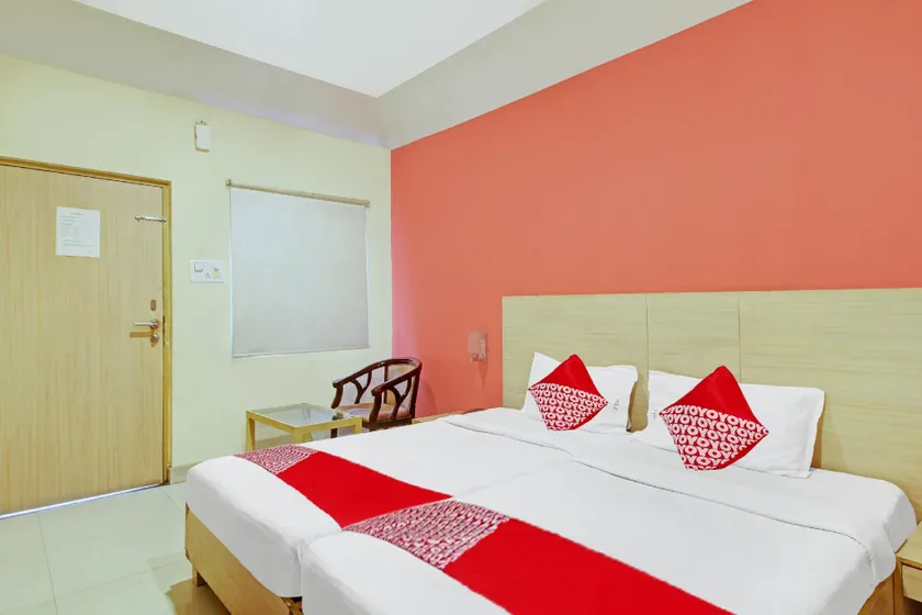 SK FIRST TRANSIT HOTEL Shamshabad - Image 1