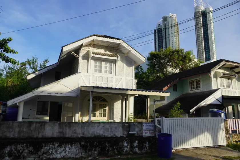 Vattui Beach Villa Jomtien - Image 1