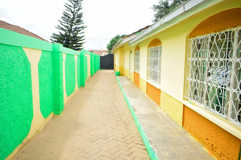 Kenya Inn - Image 1