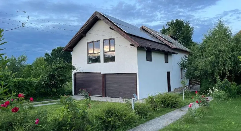 VILLA BY THE LAKE - Image 1