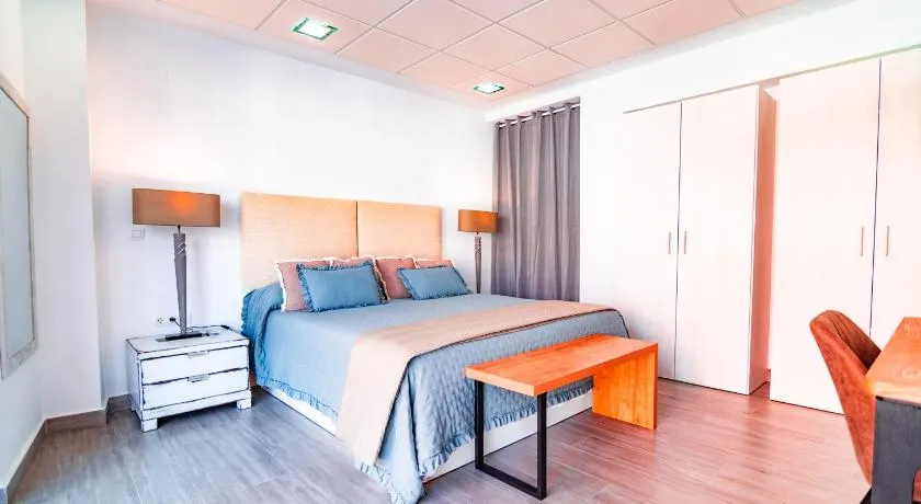 EDomus Medellin 1485 Suites - Image 1