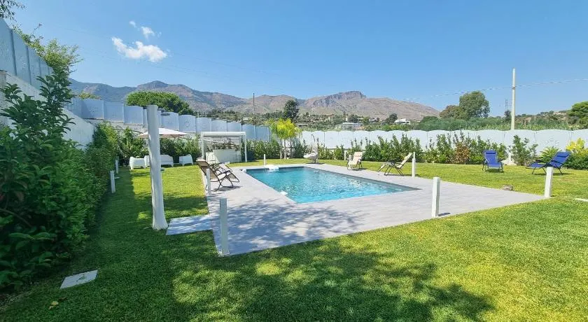 Villa Luna Blu by Holiday World - Image 1