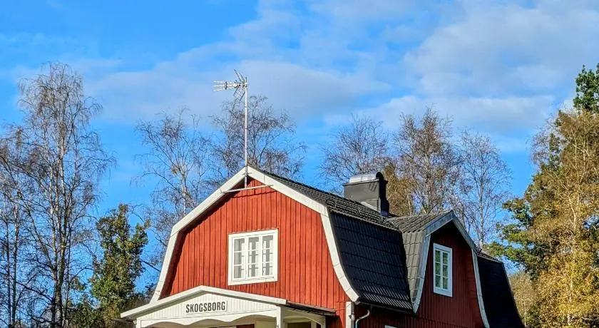Charming Swedish Cottage from 1909 - Image 1