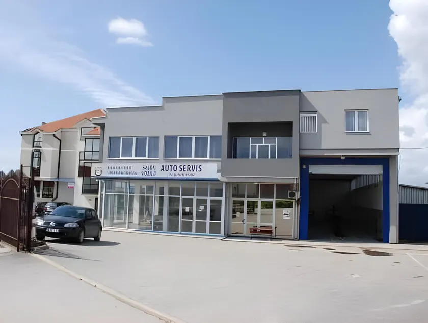 M Garni Hotel - Image 1
