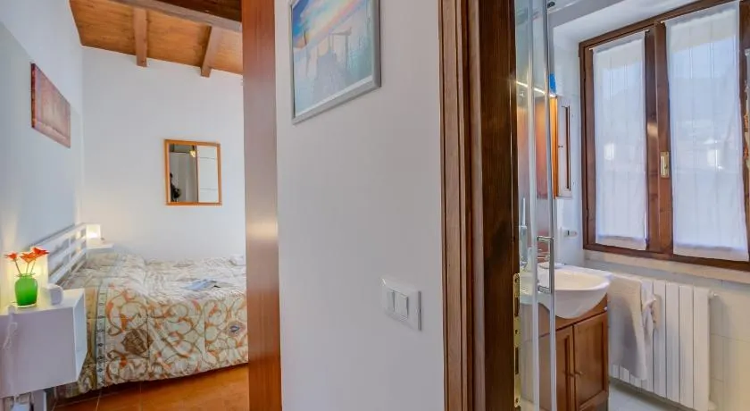 Le Fontane With View Lake - Happy Rentals - Image 1