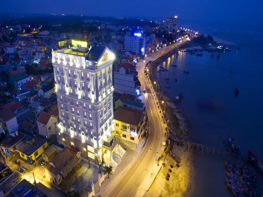 Riverside Hotel Quang Binh - Image 1