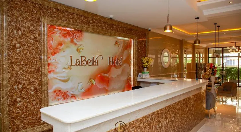 LA BEILA HOTEL MERU - Image 1