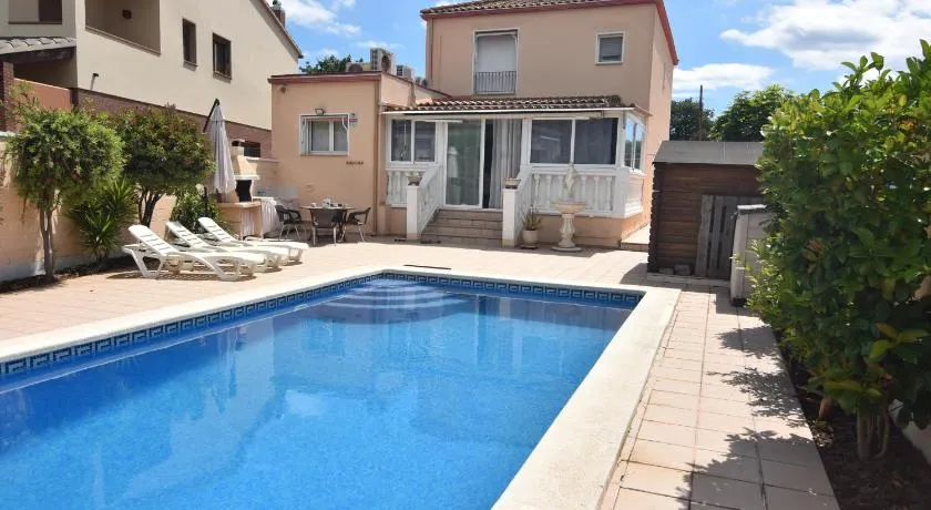 Charmantes Haus in Roses, Costa Brava: Privater Pool, nahe am Strand, ideal für Familien und Gruppen. - Image 1