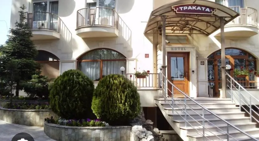 Hotel Trakata-Sea View and Free Parking - Image 1