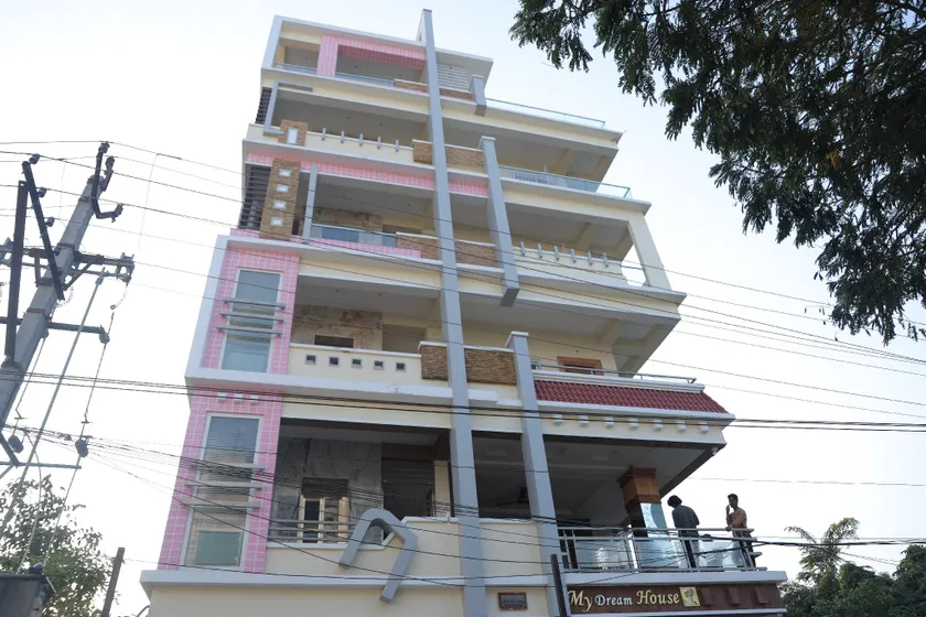 SBHS Homestay - Neeladri - Mangalam Road - Image 1
