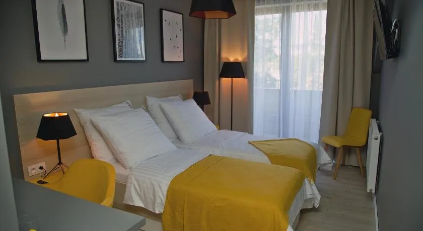 B&B ALIBI - Image 1