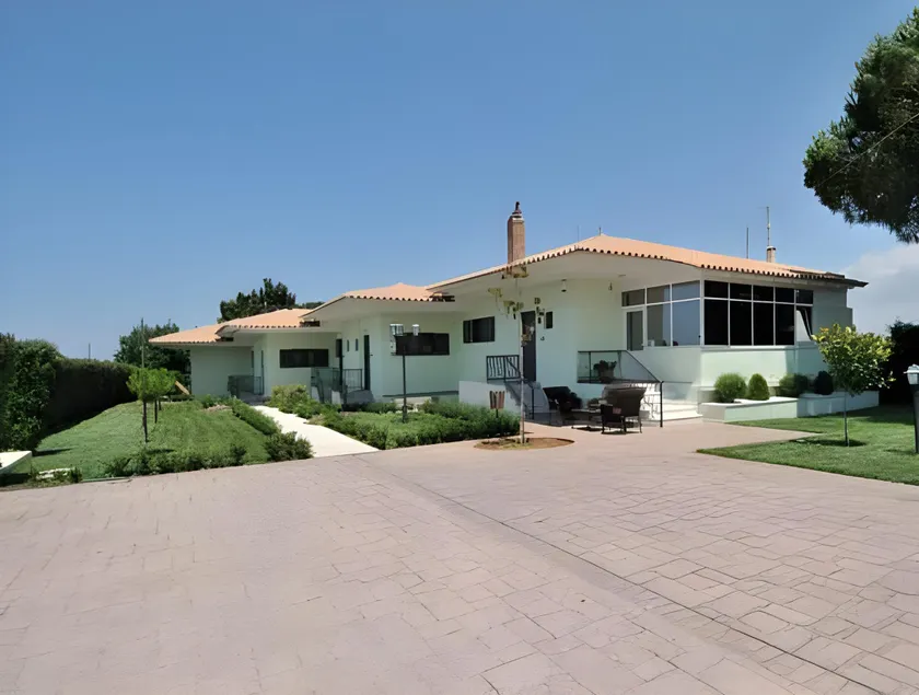 Fragos Garden Studios - Image 1